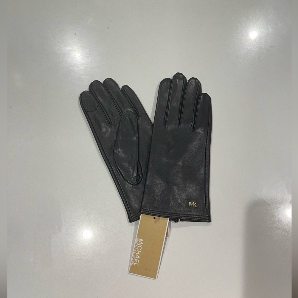 Michael Kors, Women's Tech Touch Leather Gloves, New, black, Size M 💝
